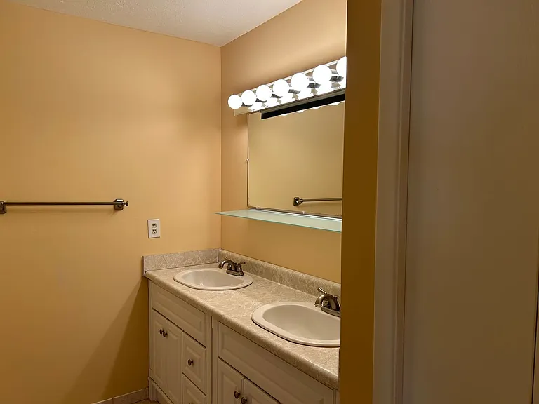 4456 Donna Dr — Photo 19