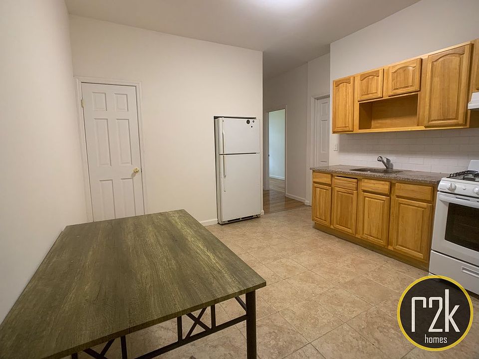 1st image of 2578 Steinway St APT 1
