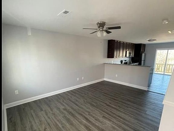 2nd image of 200 Franklin Ave #200