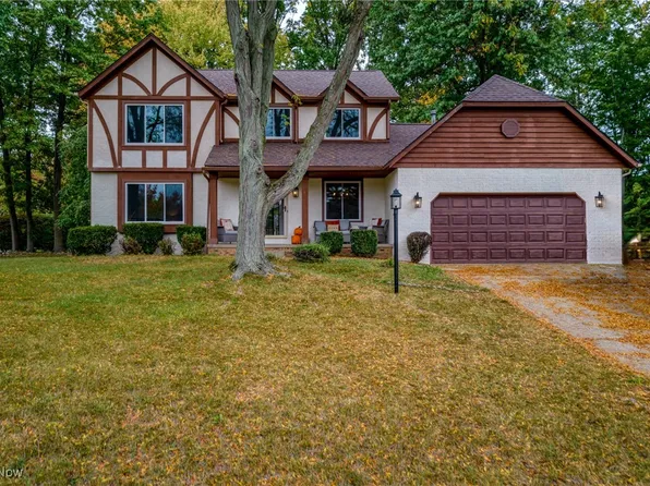 4453 Salsbury Ln, Stow, OH 44224
