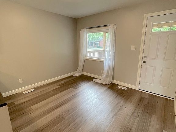 4th image of 3341 Peter St #3343