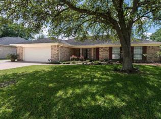 7045 Burlington Dr, Beaumont, TX 77706
