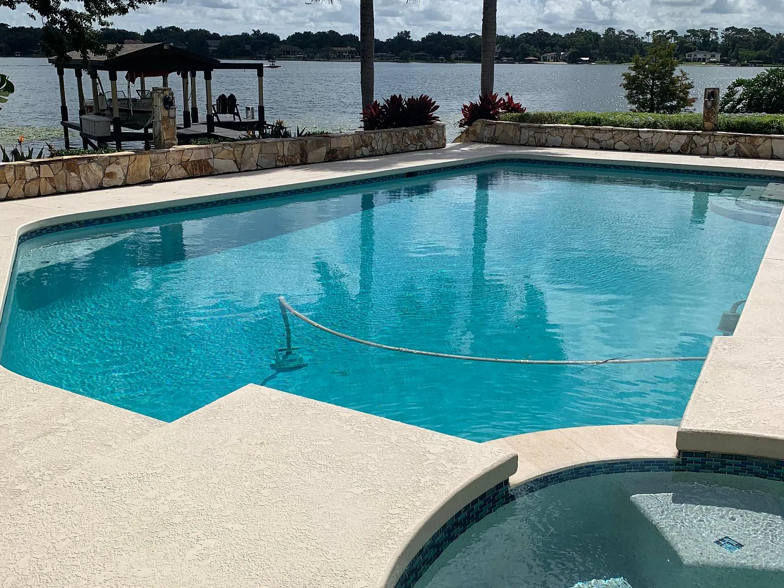 4 bed, 3000 sqft, $5,975 — Photo 2