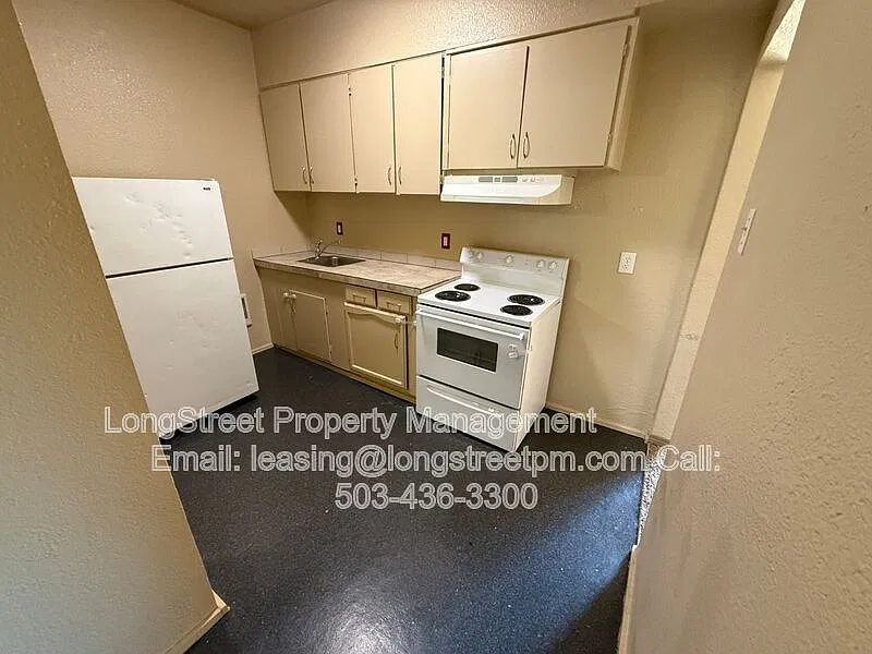 2 bed, 1.0 bath, $1,395 — Photo 2