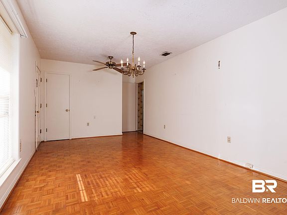 5th image of 101 Rita Ave