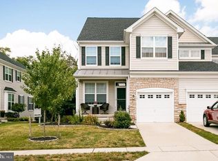 15 Overlook Dr, Mount Laurel, NJ 08054
