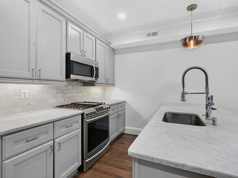1717 Euclid St NW #1 — Photo 4