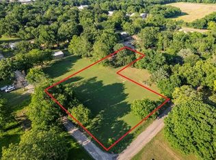 105 S Main St, Bonham, TX 75418