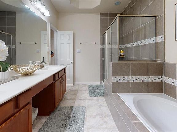 4th image of 6363 Fairdale Ln #P