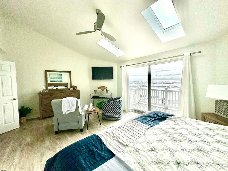 612 E Brigantine Ave #612 — Photo 16