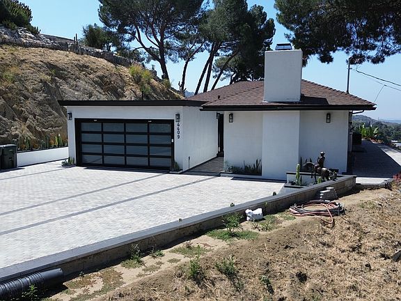 3rd image of 4409 Wyncrest Way