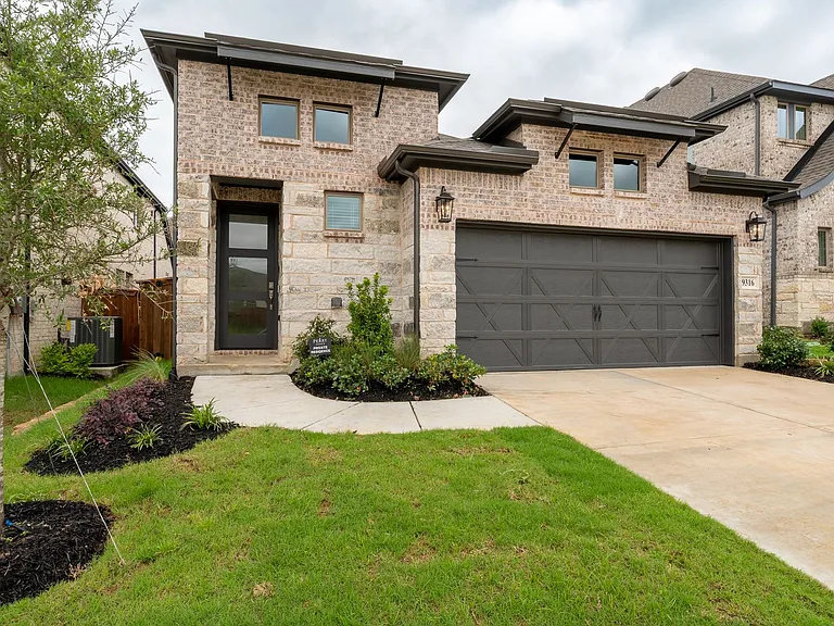 9316 Paintbrush Dr — Photo 2