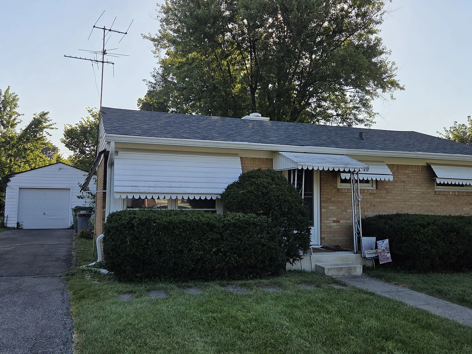 2 bed, 925 sqft, $1,350 — Photo 2