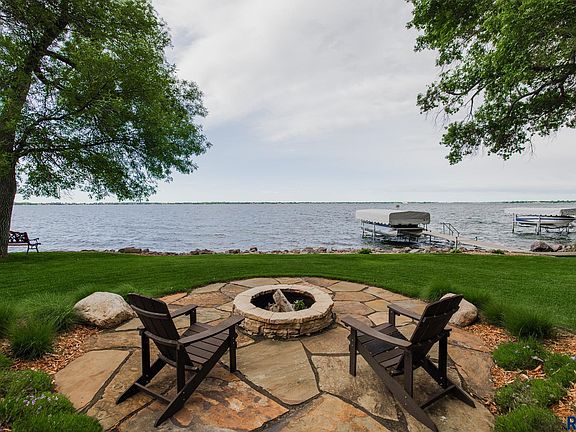 3rd image of 378 N Lake Dr