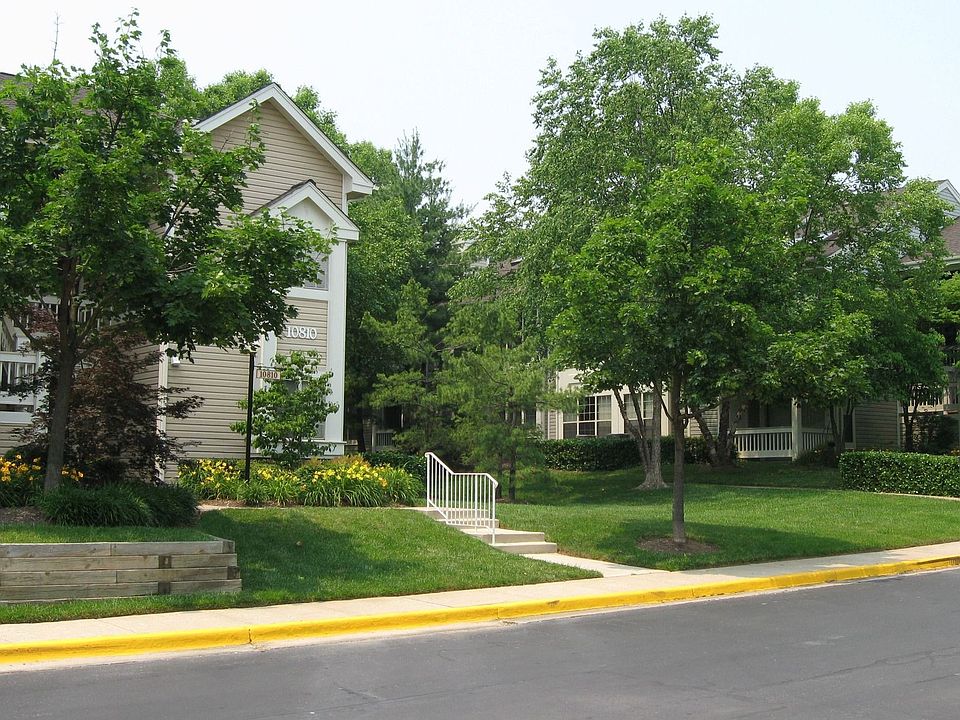 This is one view of the block of Condo's, there are quiet a lot of condo's!