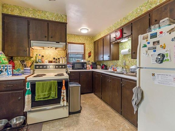 5th image of 23811 Nicolai Ave