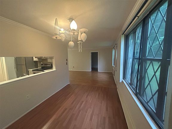 5th image of 361 Sierra Vista Ln