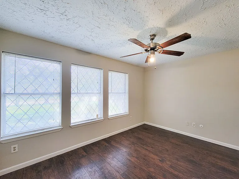 9415 Beckford Dr — Photo 22