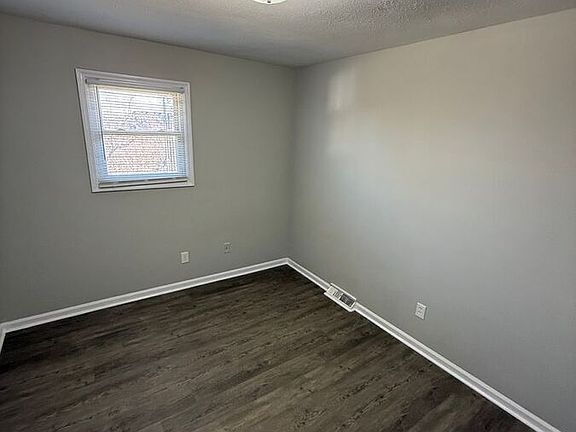 4th image of 952 Villa Dr APT 5