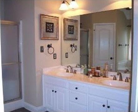 5th image of 9402 Montwood Cir