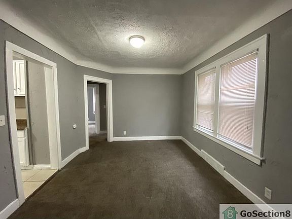 5th image of 20011 Hanna St