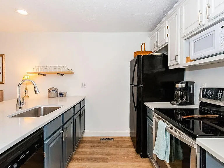35 Balmoral Dr #35 — Photo 15