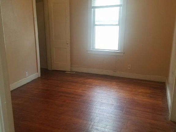 2nd image of 2431 Washington Ave