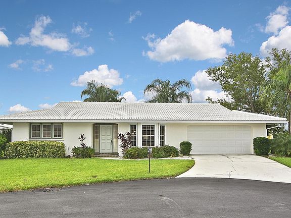 3rd image of 33 Oakwood Dr N #33