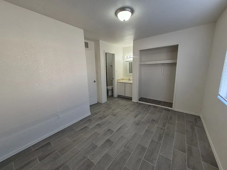 2173 S 1st Ave — Photo 1
