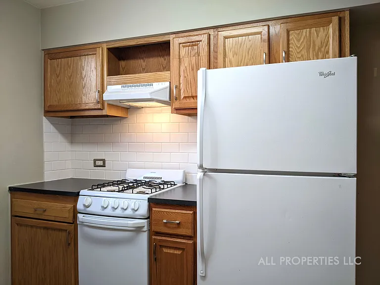 1613 York St — Photo 22
