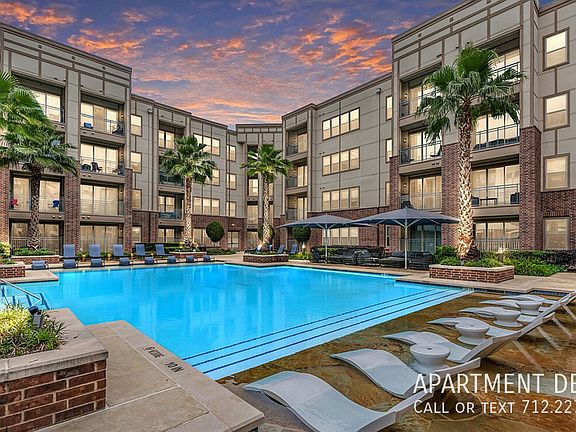 5th image of 147 Heights Blvd #208