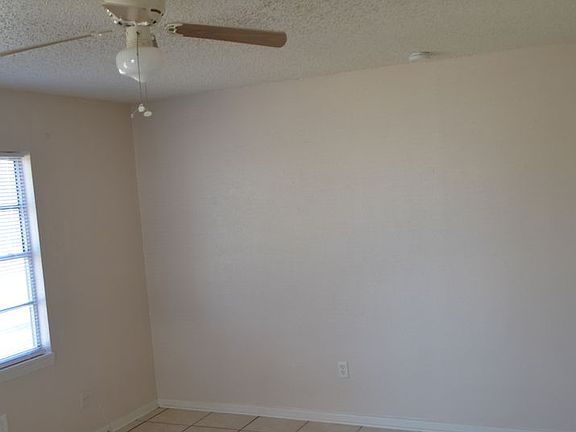 2nd image of 1008 S 9th St #B