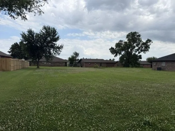 3612 Goldenrod Ave, Ponca City, OK 74604