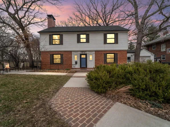 3207 Oakland St, Ames, IA 50014