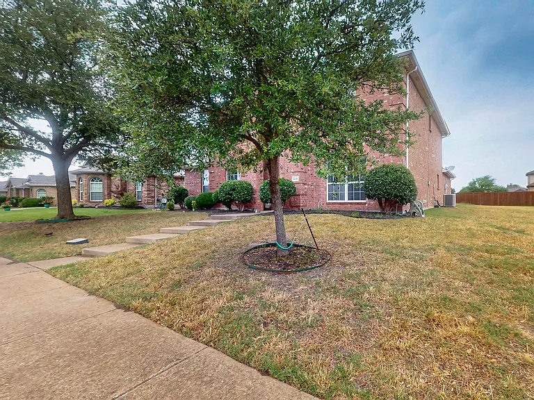 1236 Blue Brook Dr — Photo 5