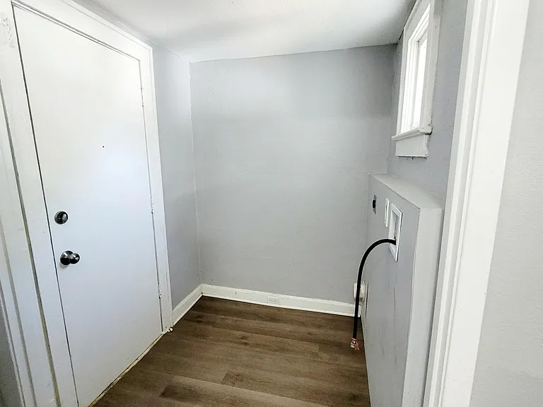 5248 Euclid Ave — Photo 21