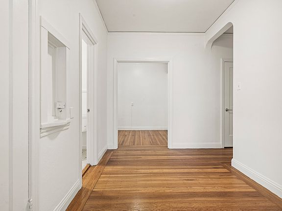 3rd image of 10 Capra Way APT 105
