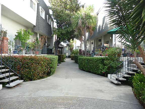 2nd image of 2770 Newhall St APT 1