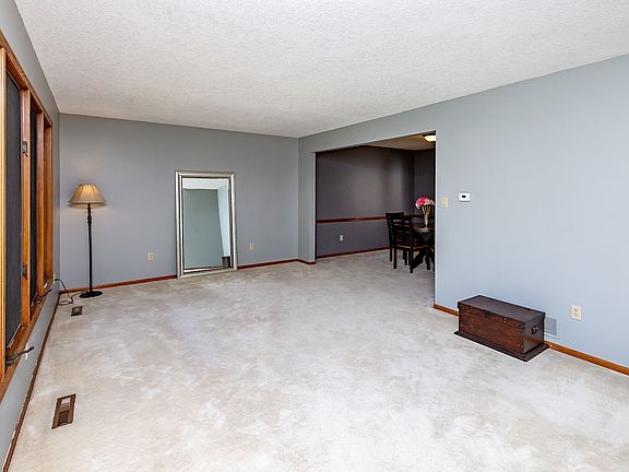 4th image of 34436 Southview Dr