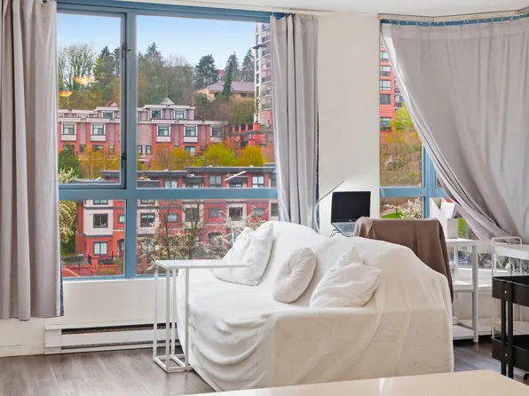 828 Agnes St #603, New Westminster, BC V3M 6R4