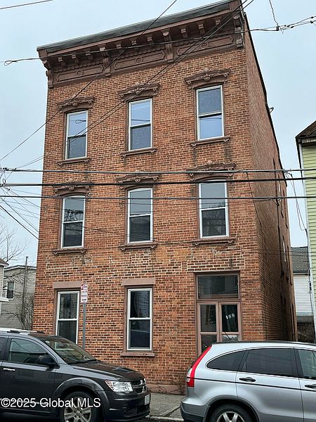 2nd image of 122 Congress Street