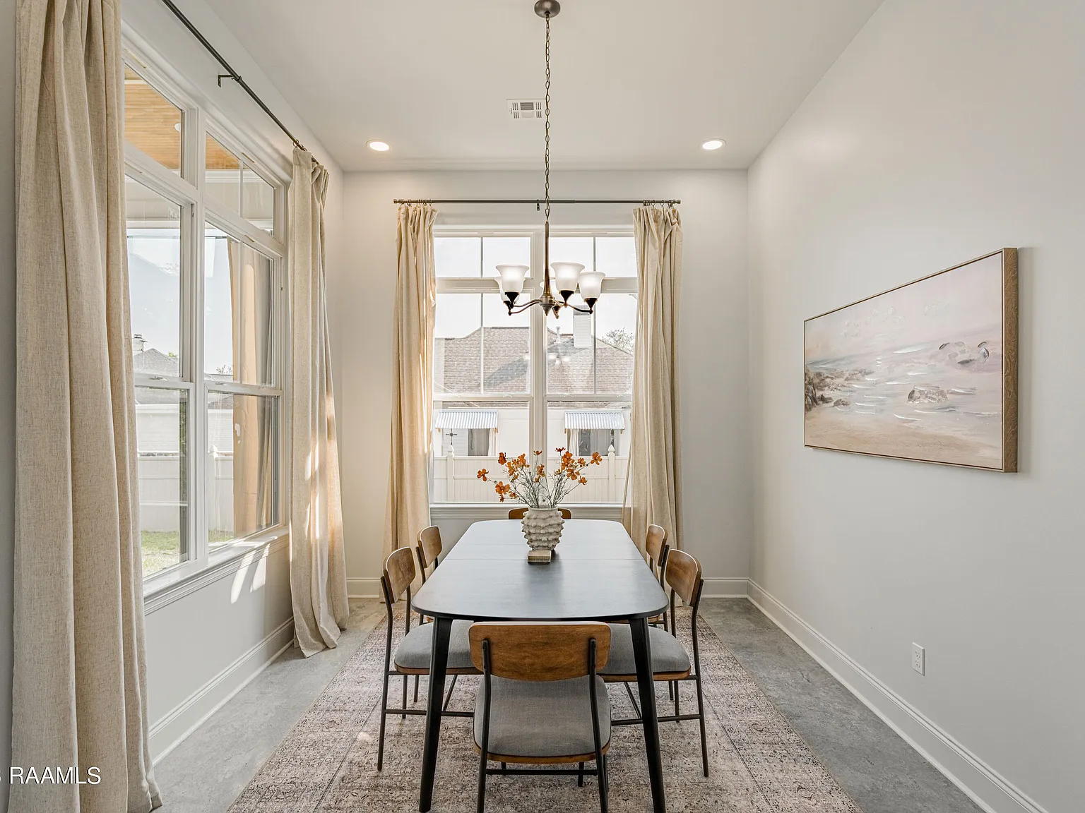 4 bed, 2017 sqft, $4,000 — Photo 4