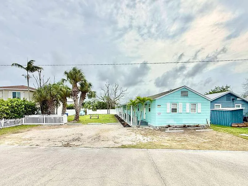 Studio, 1.0 bath, 313 sqft, $995 — Photo 4