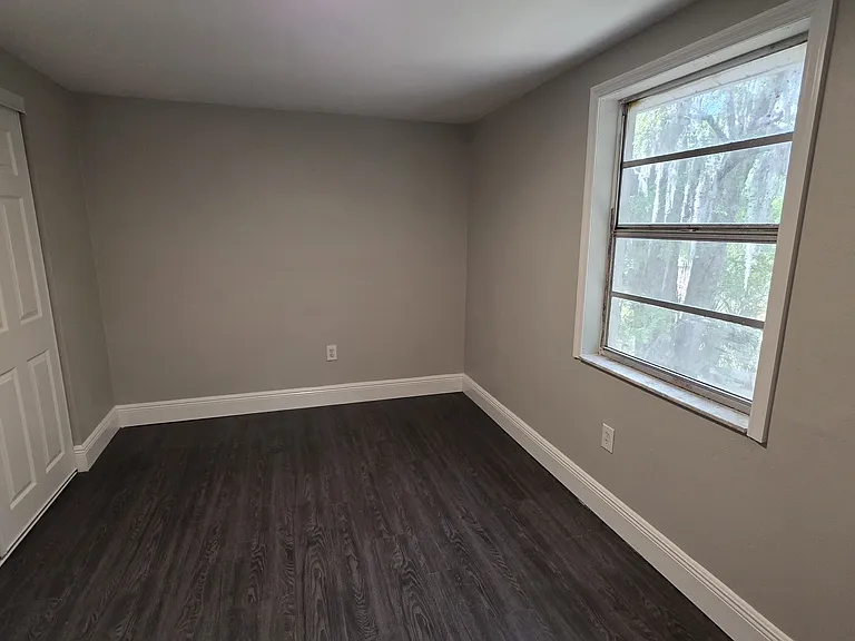 101 S Forest St #6 — Photo 8