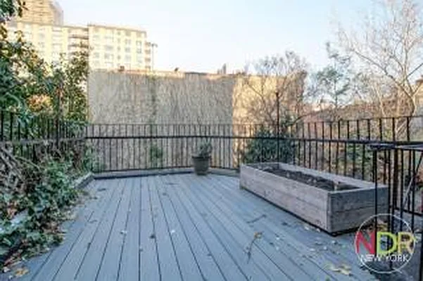 Rented by Cohen Group Real Estate INC | media 6