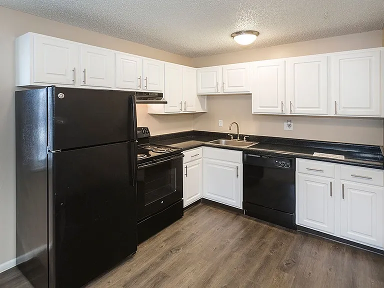 Park Ridge Apartments — Photo 5