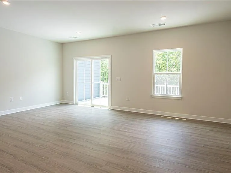 961 Woods Chapel Rd — Photo 4