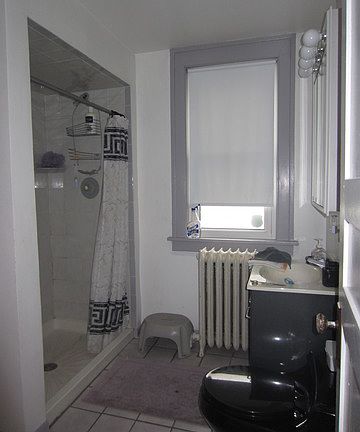 4th image of 409 N 6th Ave