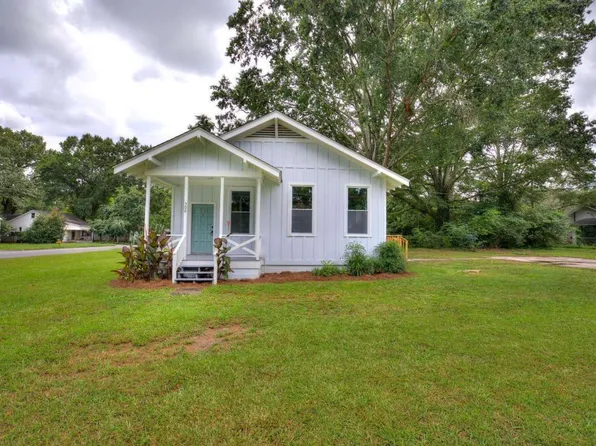 500 1st St NE, Rome, GA 30161