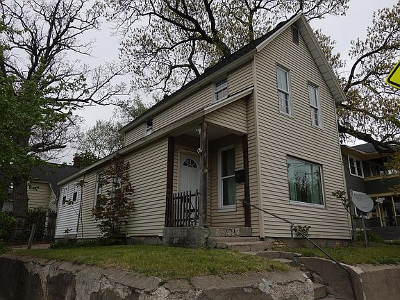 2nd image of 701 Martin Luther King Jr St SE